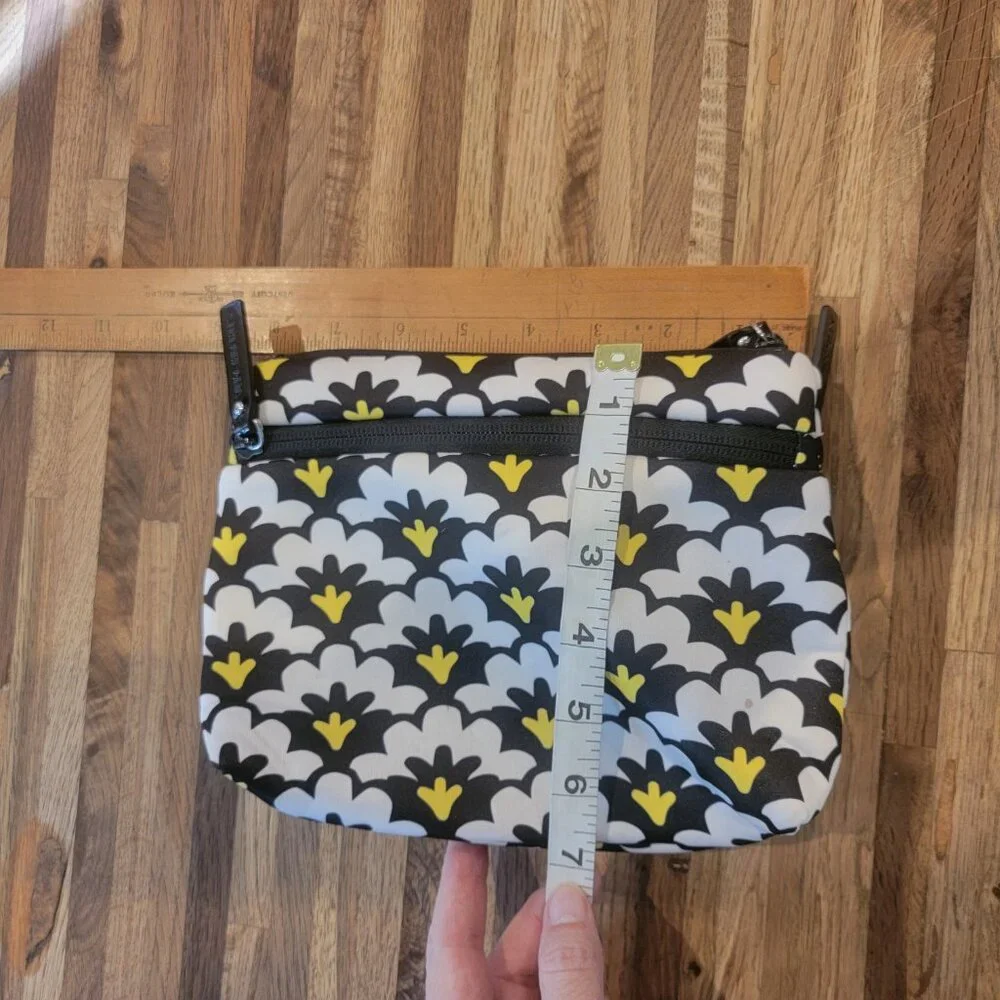 Vera Bradley Fanfare Pattern Neoprene Medium Size Make Up Bag